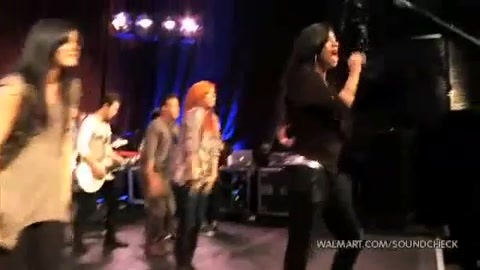 Demi Lovato & Jonas Brothers - Behind The Scenes (2010 Walmart Soundcheck).mp4 5722 - Demilush And Jonas Brothers - Behind The Scenes 2010 Walmart Soundchek Part o12