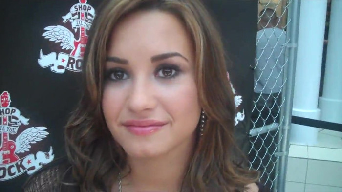 Demi Lovato_ Very Fashionable And  Pretty During An Interview 0175