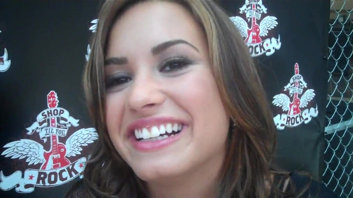 Demi Lovato_ Very Fashionable And  Pretty During An Interview 2912