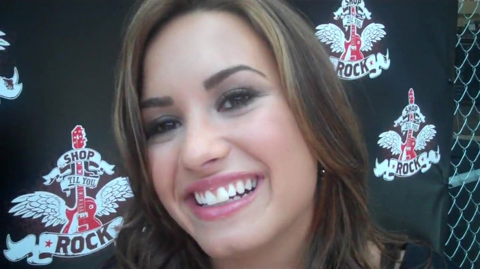 Demi Lovato_ Very Fashionable And  Pretty During An Interview 2936 - Demilush - Very Fashionable And Pretty During An Interview Part oo6