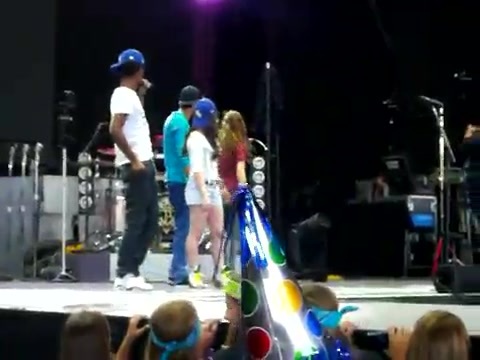 Demi Lovato\'s Entrance at Souncheck 0713