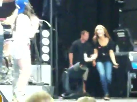 Demi Lovato\'s Entrance at Souncheck 1081 - Demilush - Entrance at Sounchek Part oo3