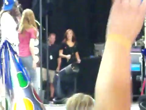 Demi Lovato\'s Entrance at Souncheck 0945