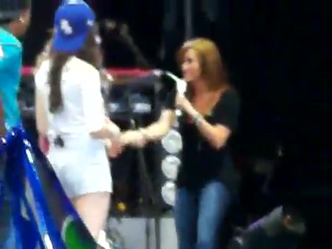 Demi Lovato\'s Entrance at Souncheck 1478