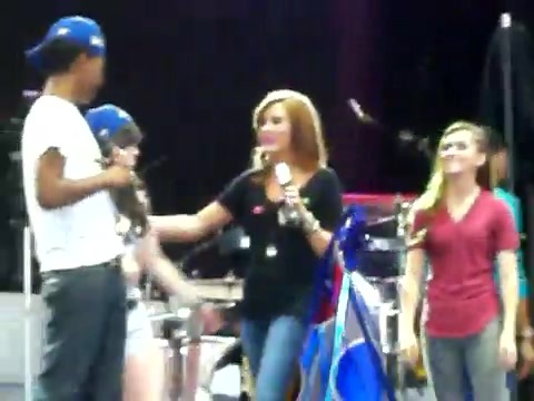 Demi Lovato\'s Entrance at Souncheck 1976