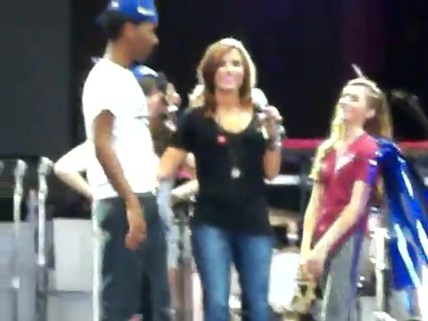 Demi Lovato\'s Entrance at Souncheck 2171 - Demilush - Entrance at Sounchek Part oo5