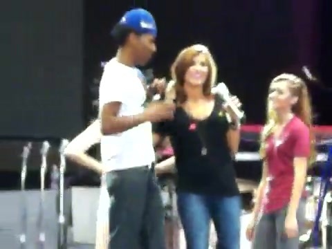 Demi Lovato\'s Entrance at Souncheck 2190 - Demilush - Entrance at Sounchek Part oo5