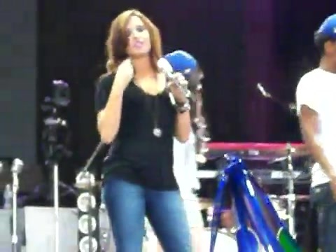 Demi Lovato\'s Entrance at Souncheck 2797