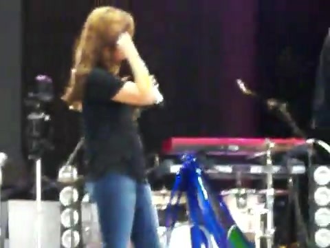 Demi Lovato\'s Entrance at Souncheck 2968