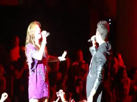 Joe Jonas Gives A  Warm Hug To Ex-Girlfriend Demi Lovato 0301