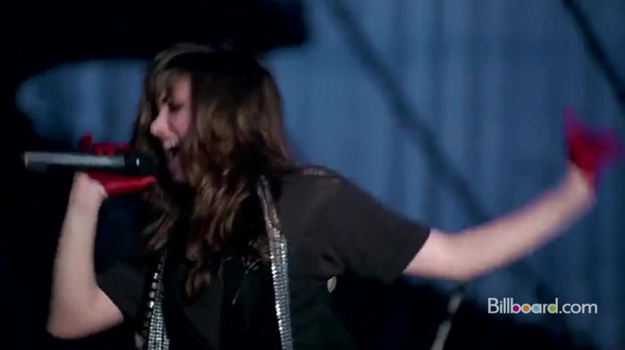 Demi on the Jonas Brothers Tour 1590