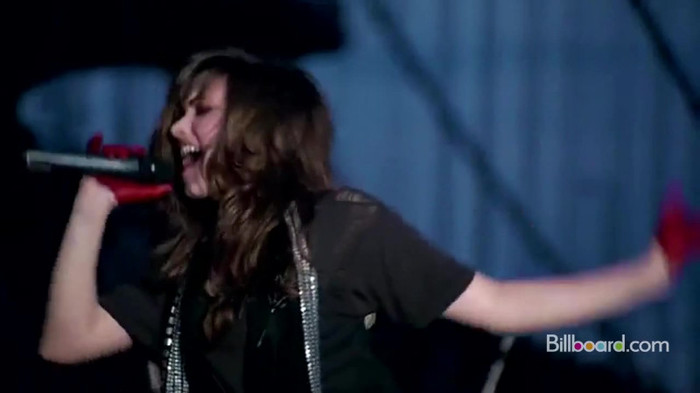 Demi on the Jonas Brothers Tour 1591