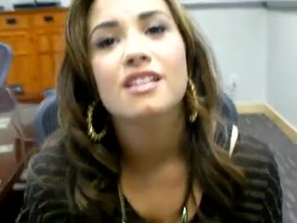 DEMI LOVATO VIP MEETING AT 8-1-10 5057 - Demilush - VIP Meeting At 08 01 2010 Part o11