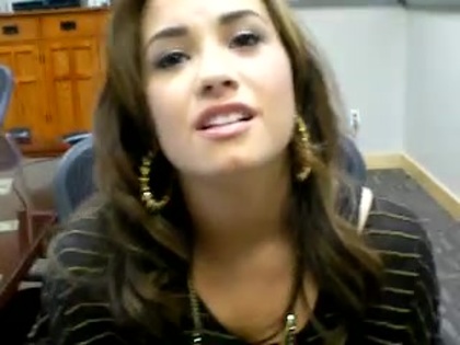 DEMI LOVATO VIP MEETING AT 8-1-10 5061 - Demilush - VIP Meeting At 08 01 2010 Part o11