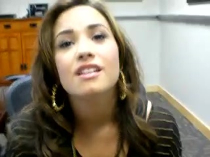 DEMI LOVATO VIP MEETING AT 8-1-10 5085 - Demilush - VIP Meeting At 08 01 2010 Part o11