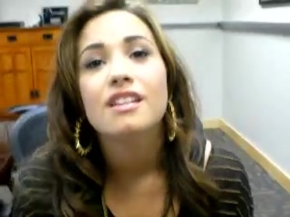 DEMI LOVATO VIP MEETING AT 8-1-10 5088 - Demilush - VIP Meeting At 08 01 2010 Part o11