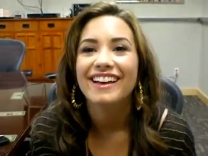 DEMI LOVATO VIP MEETING AT 8-1-10 5374