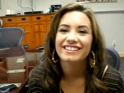 DEMI LOVATO VIP MEETING AT 8-1-10 5442