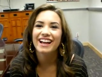 DEMI LOVATO VIP MEETING AT 8-1-10 5485 - Demilush - VIP Meeting At 08 01 2010 Part o11