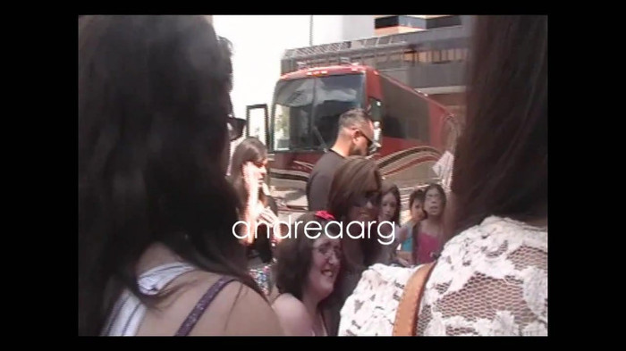 Demi Lovato Meeting Fans @Houston 11_09_10 1467