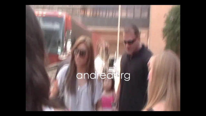 Demi Lovato Meeting Fans @Houston 11_09_10 1876 - Demilush - Meeting Fans Houston 11 09 10 oo5