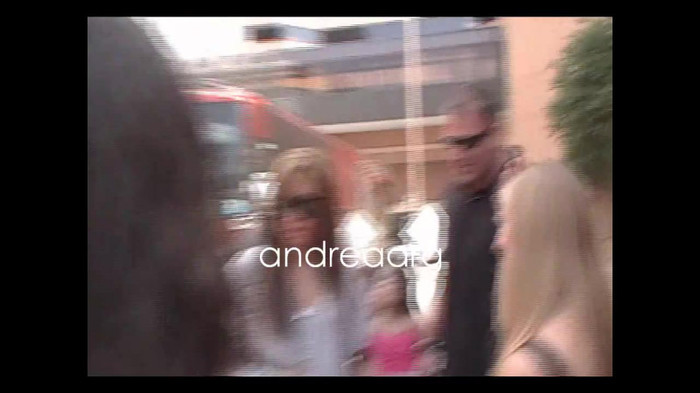 Demi Lovato Meeting Fans @Houston 11_09_10 1913 - Demilush - Meeting Fans Houston 11 09 10 oo5