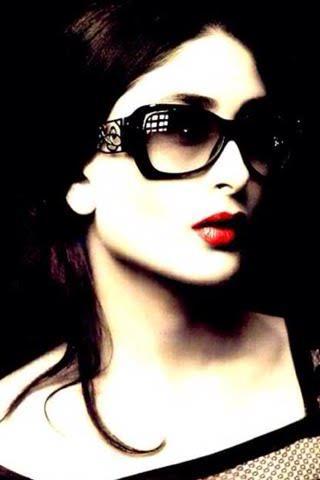 554111_261923320576283_1764234714_n - 0 Kareena Kapoor