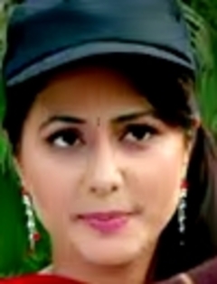 UyllW - HINA KHAN-2012