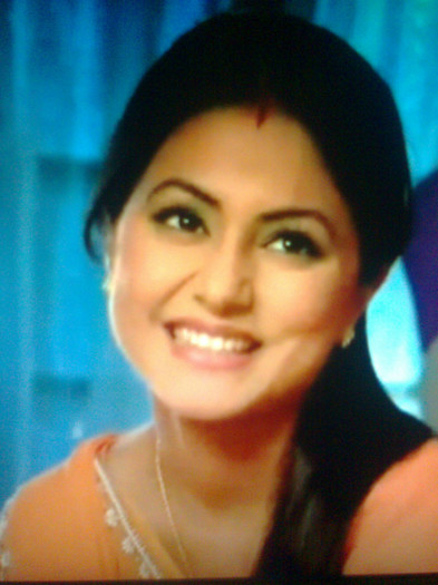 E13z2 - HINA KHAN 2012-NEW