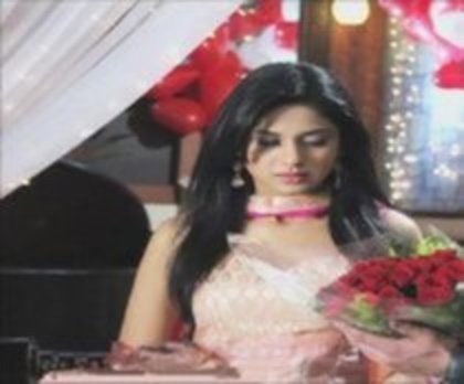 79301917_IDHGTQO3 - jennifer winget11