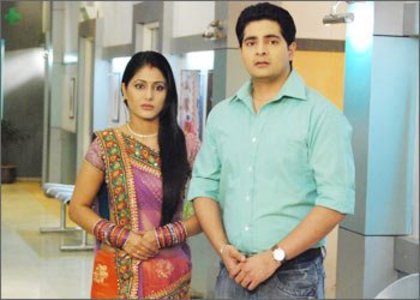 417253_366932279993279_2115160184_n - Karan Mehra and Hina Khan