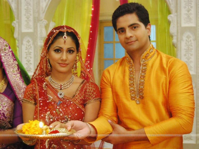 417688_365450190141488_650632917_n - Karan Mehra and Hina Khan