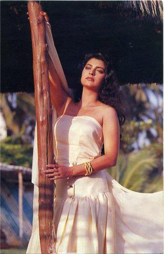 294915_384195034958032_1669544056_n - Juhi Chawla