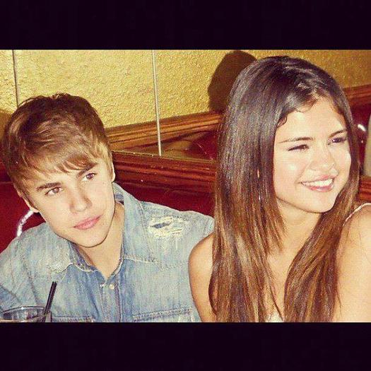 553564_363527440368618_1853495473_n - Selena Gomez si Justin Bieber