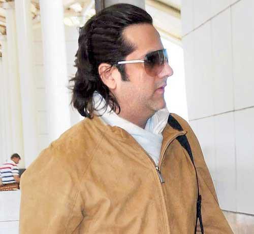 401833_404231312946075_1160845700_n - 0 Fardeen Khan