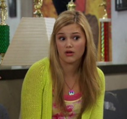 79859107_FOJMJCV - Olivia Holt