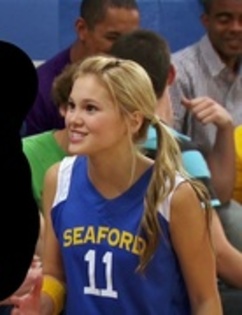 79859159_WZYQZTF - Olivia Holt