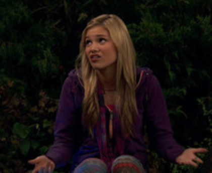 79859243_TXHPJJJ - Olivia Holt