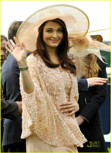 aishwarya-rai-prix-france-01 - Aishwarya Rai 2