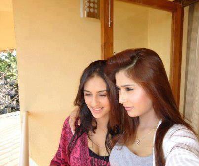 603527_379449282128597_366504527_n - SARA KHAN NEW PIC 2