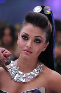 images (35) - Aishwarya Rai-POZE SPECIALE