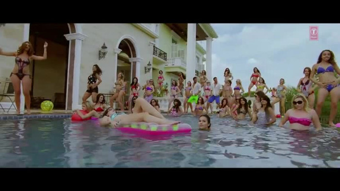 vlcsnap-00093 - Make Some Noise - Desi Boyz