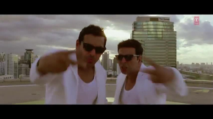 vlcsnap-00147 - Make Some Noise - Desi Boyz