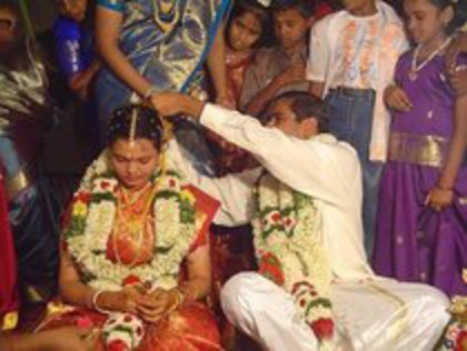 19990608_PFXIPVPFE - Femeile casatorite in india