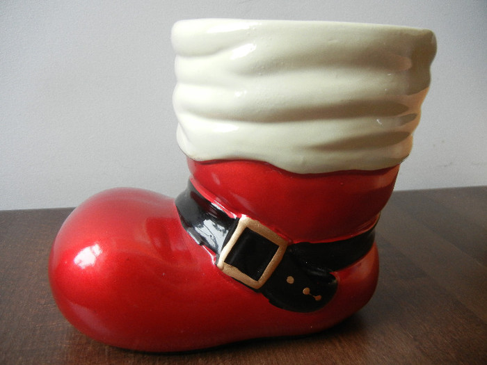 Ceramic Santa Boot; Cizmulita Mos Craciun (ceramica).
