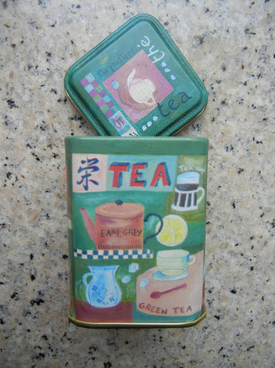 Green Miniature Tea Tin; Cutiuta ceai Verde.

