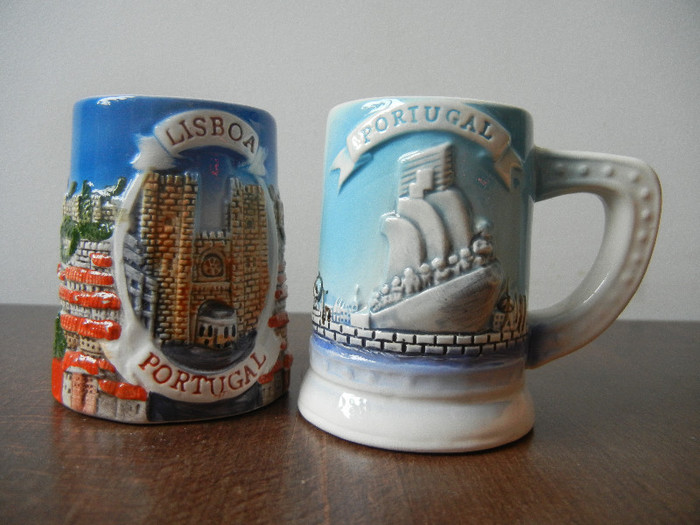Miniature Cups from Lisbon; cescute decorative (Lisabona-Portugalia).
