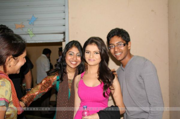 230967-rubina-dilaik-with-friends