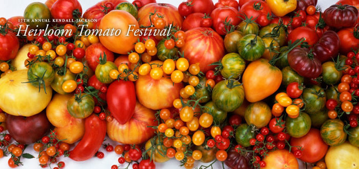 tomato-festival; Aranjament la un festival de rosii
