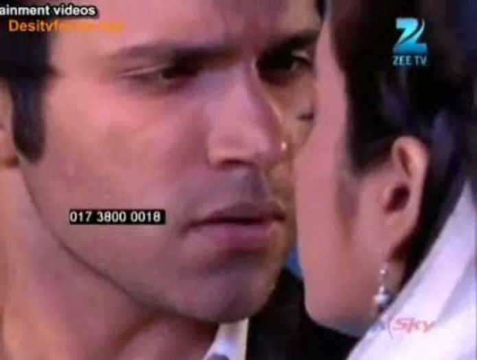 00_03_26 - P-arjun and purvi pure-love scene-P